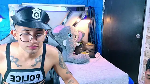 Snapshot of darwinandbrayann chatting on January 11, 2026, 12:39 am darwinandbrayann online show from January 11, 2026, 12:39 am