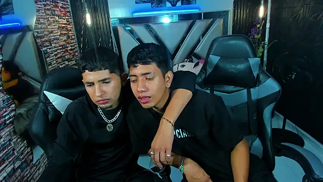 Snapshot of darwinandbrayann chatting on December 5, 2025, 6:06 pm darwinandbrayann online show from December 5, 2025, 6:06 pm