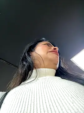 Snapshot of MailynAndNick chatting on December 4, 2025, 3:11 pm MailynAndNick online show from December 4, 2025, 3:11 pm