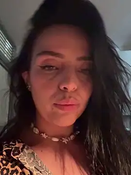 Snapshot of MailynAndNick chatting on December 14, 2025, 6:13 pm MailynAndNick online show from December 14, 2025, 6:13 pm