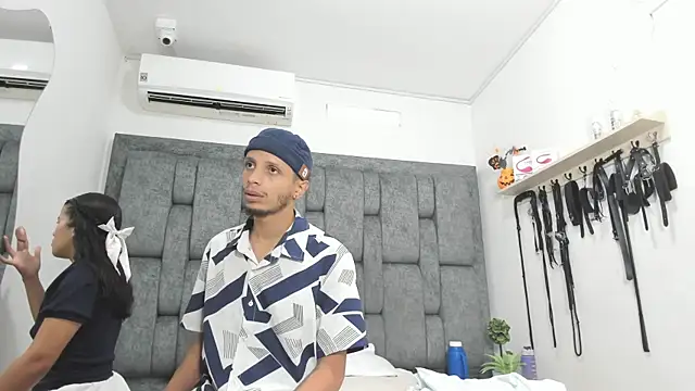 DamianandEva online show from November 25, 2025, 12:16 pm