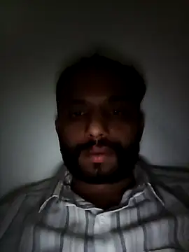 Advance01 online show from November 13, 2025, 7:40 pm