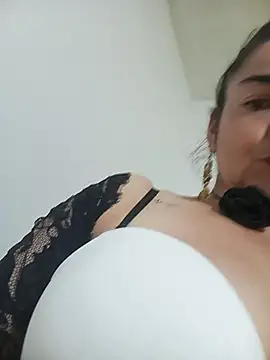 Snapshot of MaryRoze_ chatting on December 2, 2025, 10:55 pm MaryRoze online show from December 2, 2025, 10:55 pm