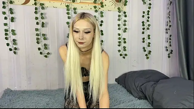 Snapshot of EvaSteinberg chatting on November 21, 2025, 8:08 pm EvaSteinberg online show from November 21, 2025, 8:08 pm