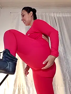 Snapshot of Natural_BIGASS_Nina chatting on May 6, 2026, 7:40 pm Natural BIGASS Nina online show from May 6, 2026, 7:40 pm