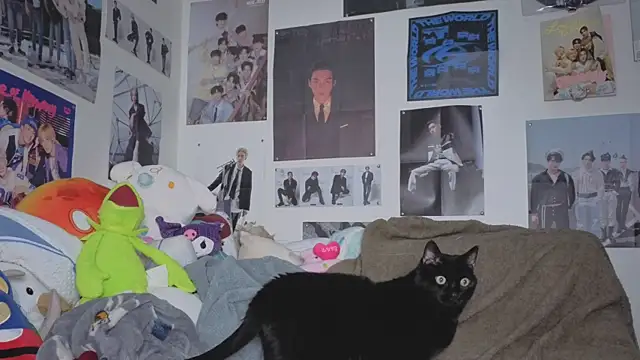 Snapshot of katxce chatting on November 25, 2025, 1:28 am katxce online show from November 25, 2025, 1:28 am