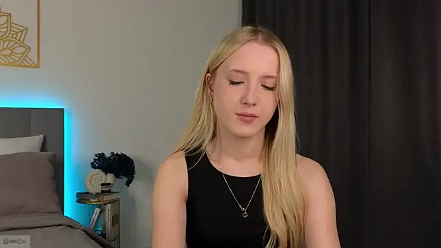 Snapshot of adele_armass chatting on November 26, 2025, 10:10 pm adele armass online show from November 26, 2025, 10:10 pm