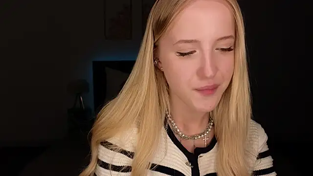 Snapshot of adele_armass chatting on July 1, 2026, 9:04 pm adele armass online show from July 1, 2026, 9:04 pm