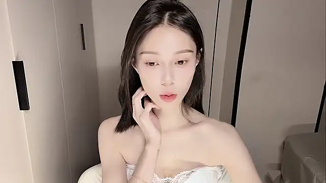 yuyu-33 online show from November 19, 2025, 6:13 am