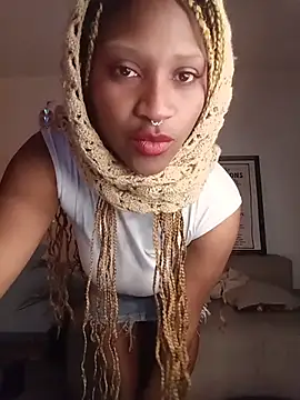 Snapshot of EvonyFoxxx chatting on June 27, 2026, 12:27 am EvonyFoxxx online show from June 27, 2026, 12:27 am