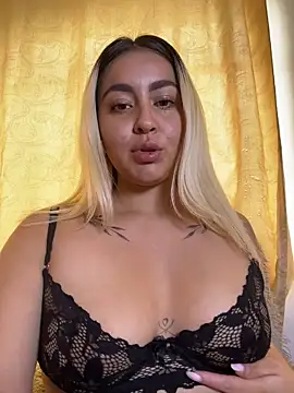 Elina Hills online show from March 22, 2026, 6:42 pm