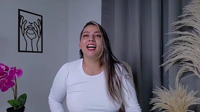 Zara Nova online show from November 28, 2025, 8:09 pm