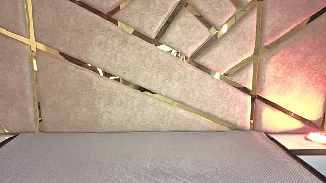 Snapshot of Frrreyaa chatting on December 5, 2025, 2:21 am Frrreyaa online show from December 5, 2025, 2:21 am