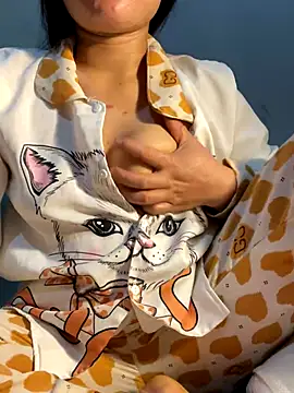 Snapshot of lylyyou chatting on December 3, 2025, 11:09 am lylyyou online show from December 3, 2025, 11:09 am