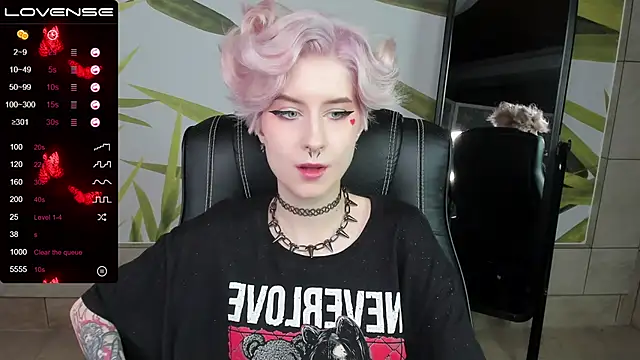 Angel Julles online show from November 23, 2025, 2:38 pm