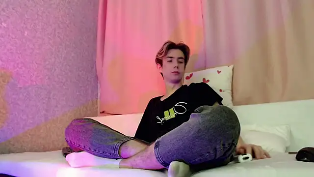 Snapshot of Harvey_foster chatting on November 26, 2025, 11:21 am Harvey foster online show from November 26, 2025, 11:21 am