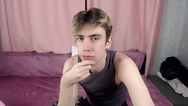 Snapshot of Harvey_foster chatting on November 10, 2025, 3:33 am Harvey foster online show from November 10, 2025, 3:33 am