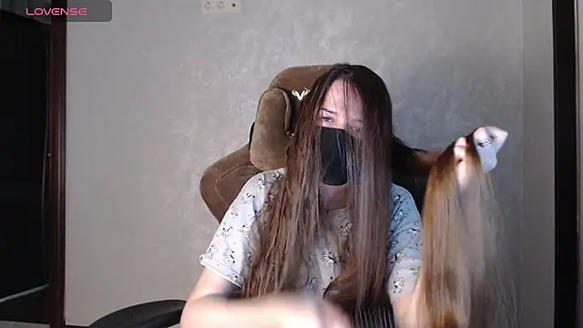 ZlatoslavaLo online show from November 28, 2025, 6:24 am