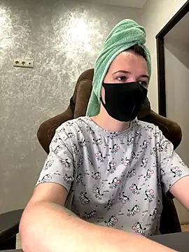 ZlatoslavaLo online show from November 25, 2025, 7:19 am