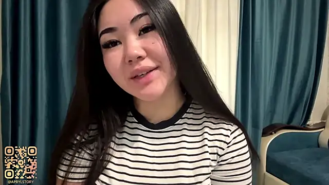 APRYLSUN online show from November 1, 2025, 2:29 am