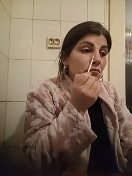 SoniaDumont online show from November 22, 2025, 3:33 pm