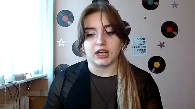 Snapshot of Dance__Queen chatting on November 4, 2025, 10:41 am Dance  Queen online show from November 4, 2025, 10:41 am