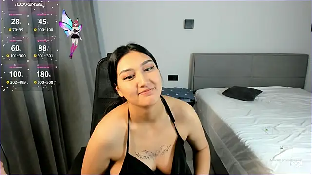 Yunamini online show from November 16, 2025, 7:29 pm