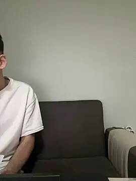 yasinesra757  online show from January 13, 2026, 4:49 am