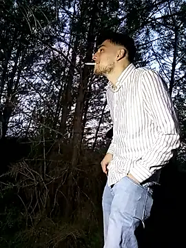 yasinesra757  online show from April 20, 2026, 5:03 pm