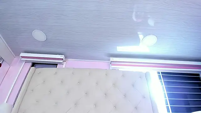 Snapshot of scarlett_leblanc_ chatting on February 21, 2026, 12:40 pm scarlett leblanc online show from February 21, 2026, 12:40 pm