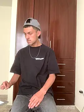 Snapshot of dylan_drakee chatting on November 3, 2025, 4:43 pm dylan drakee online show from November 3, 2025, 4:43 pm