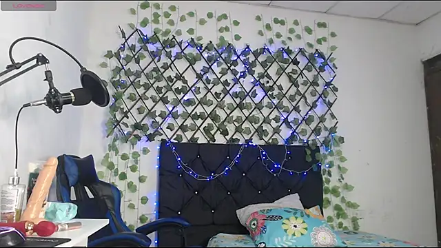 GabyLatina22 online show from November 2, 2025, 3:55 am