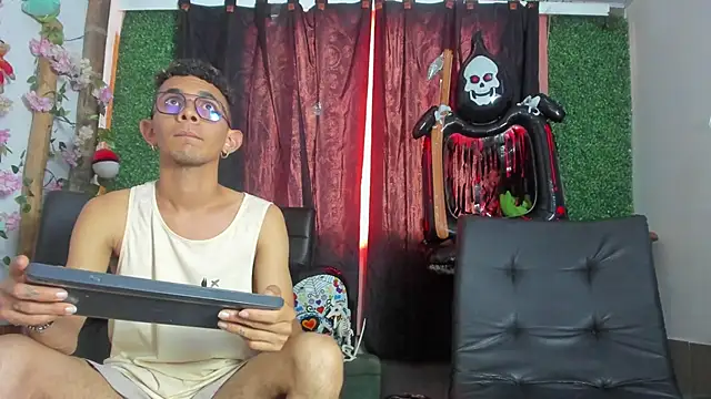 Snapshot of jackk_blaze chatting on October 30, 2025, 7:33 pm jackk blaze online show from October 30, 2025, 7:33 pm