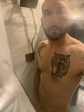 RobsBigD online show from December 17, 2025, 5:18 pm