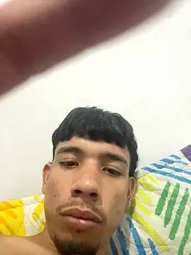 starboy2812 online show from November 18, 2025, 3:32 am