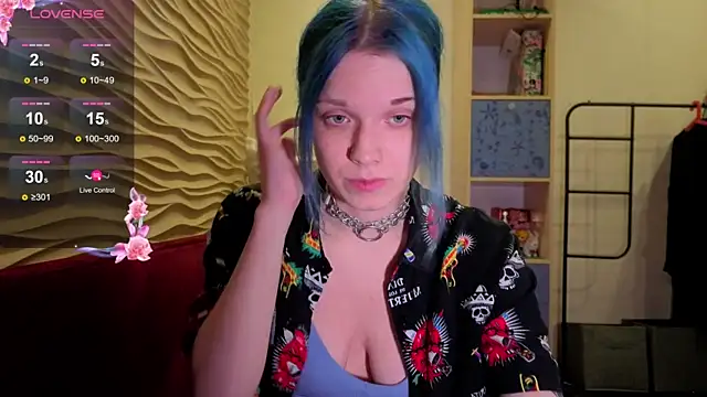 Snapshot of Marci_n chatting on November 16, 2025, 7:18 pm Marci n online show from November 16, 2025, 7:18 pm