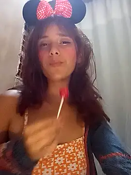 lola mamadas online show from November 6, 2025, 4:05 am