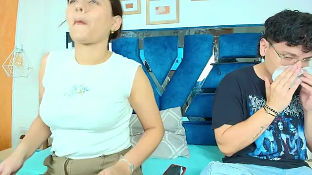 Zoe And Dylan  online show from December 17, 2025, 1:27 pm