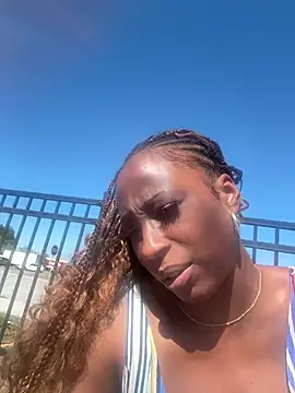 MadameMuse online show from April 17, 2026, 2:31 pm