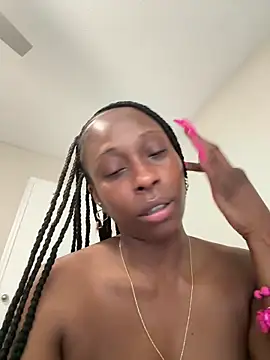 Snapshot of MadameMuse chatting on May 11, 2026, 2:45 pm MadameMuse online show from May 11, 2026, 2:45 pm
