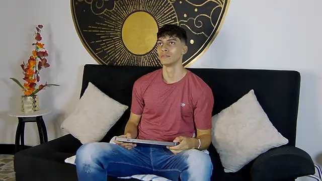 AlessioVitale online show from November 15, 2025, 1:04 pm