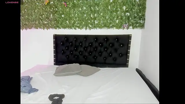 Snapshot of Olena_hot10 chatting on November 15, 2025, 6:56 pm Olena hot10 online show from November 15, 2025, 6:56 pm