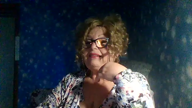 Snapshot of Milaniya606 chatting on November 18, 2025, 6:44 pm Milaniya606 online show from November 18, 2025, 6:44 pm