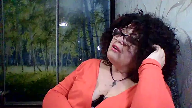 Snapshot of Milaniya606 chatting on May 8, 2026, 7:28 pm Milaniya606 online show from May 8, 2026, 7:28 pm