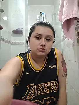 CurvyNoir online show from November 28, 2025, 4:07 pm