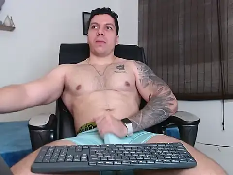 Noah Swagger  online show from November 23, 2025, 8:24 am