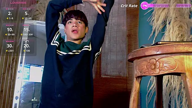 Snapshot of Leo_Glow chatting on February 7, 2026, 1:30 pm Leo Glow online show from February 7, 2026, 1:30 pm