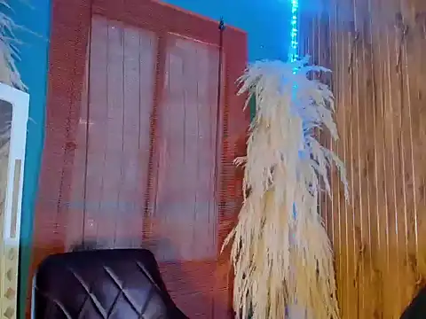 Leo Glow online show from December 20, 2025, 7:17 pm