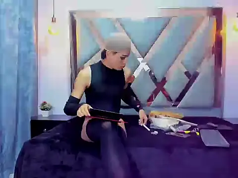 RegannTaylor online show from December 4, 2025, 12:59 pm