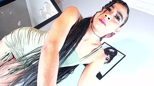 Snapshot of sexy_brunette777 chatting on October 31, 2025, 5:37 am sexy brunette777 online show from October 31, 2025, 5:37 am